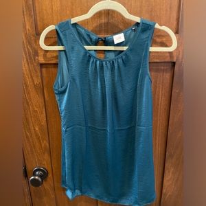 Cabi sleeveless mist top teal #3789 size XS NWOT